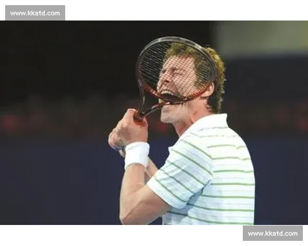 力量与技巧的巅峰对决萨芬VS桑普拉斯的时代碰撞网坛传奇经典战